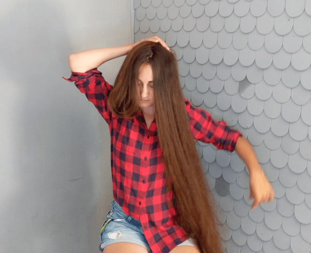 VIDEO - Massive hair deluxe
