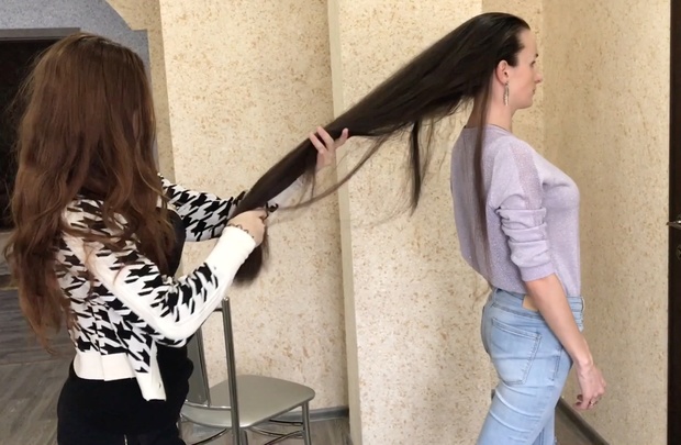 VIDEO - Long hair and fun