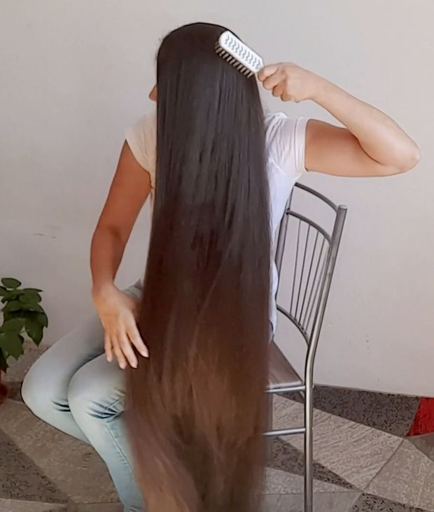 VIDEO - Parting, brushing and hairstyles