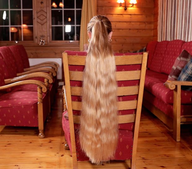 VIDEO - Perfect wavy ponytail sliding