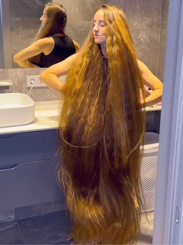VIDEO - Enormous hair deluxe