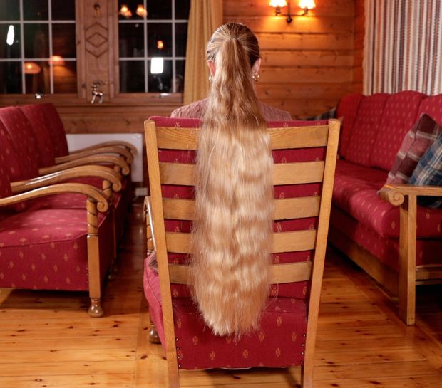 VIDEO - Perfect wavy ponytail sliding