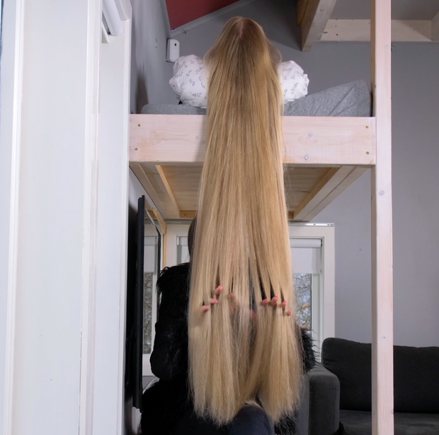 VIDEO - Celina playing with super long blonde hair