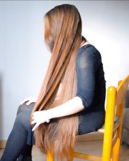 VIDEO - Thigh length hair brushing in chair
