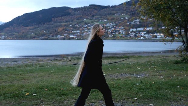 VIDEO - The evening stroll