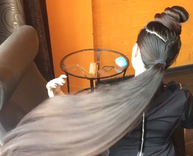 VIDEO - Mila´s double buns