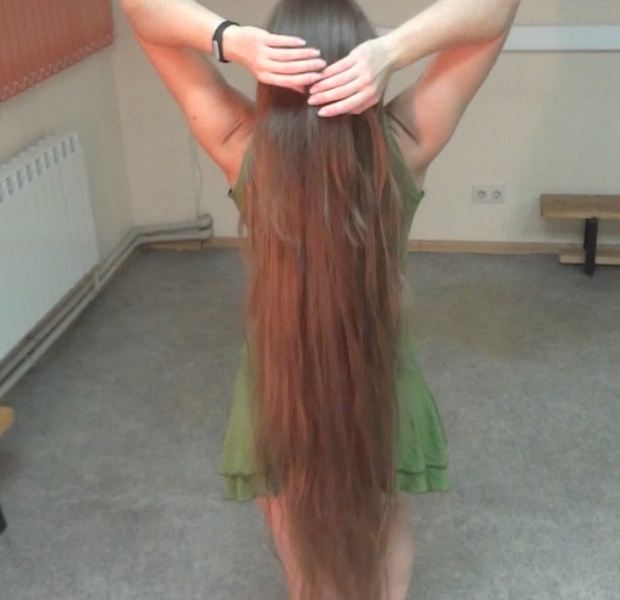 VIDEO - Knee length hair dancer 2