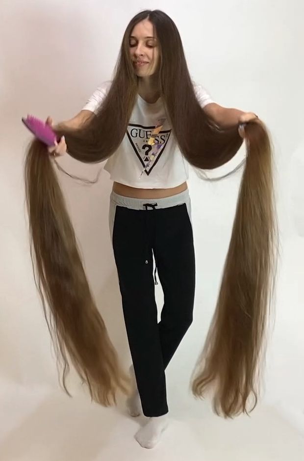VIDEO - The DEFINITION of perfect long hair