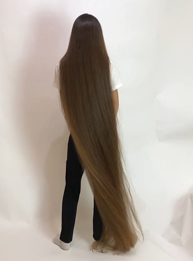 VIDEO - The DEFINITION of perfect long hair