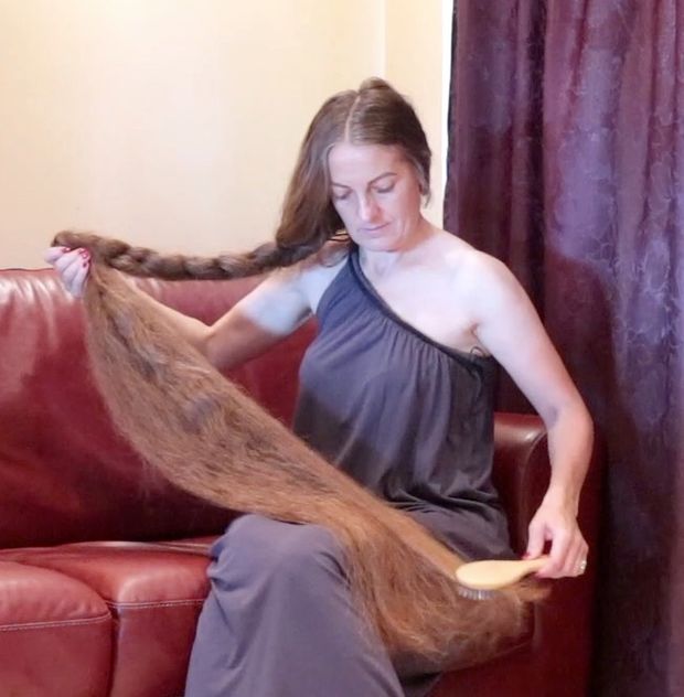 VIDEO - Rapunzel getting ready for the evening