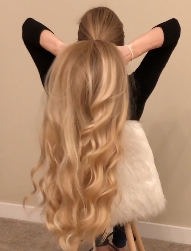 VIDEO - Alena&#x27;s long, healthy curls