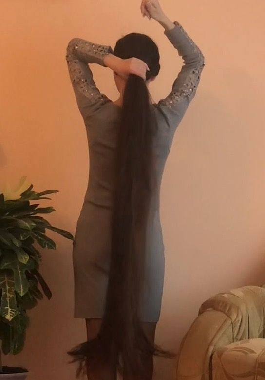 VIDEO - Ivanna&#x27;s super long locks