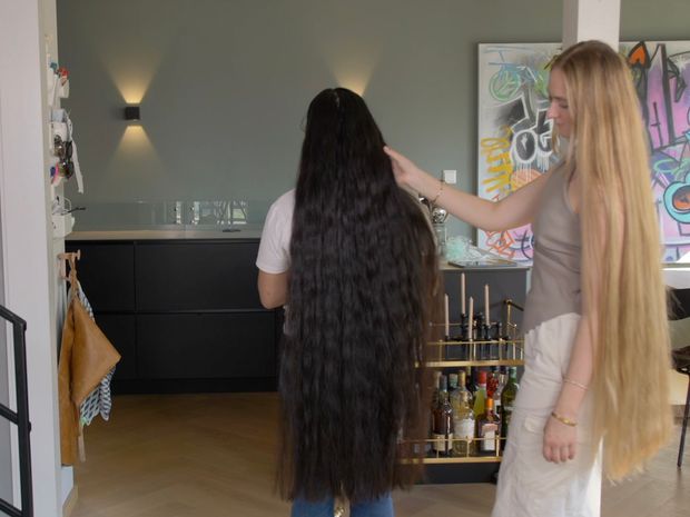 VIDEO - Two very impressive manes