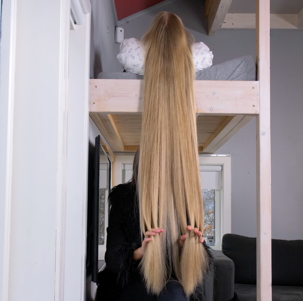 VIDEO - Celina playing with super long blonde hair