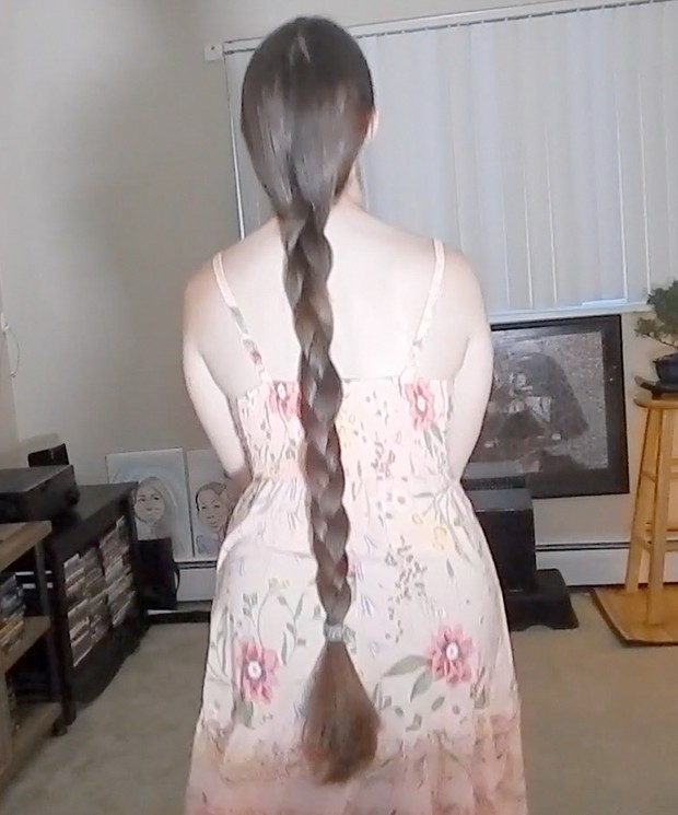 VIDEO - Super silky long hair play and dance