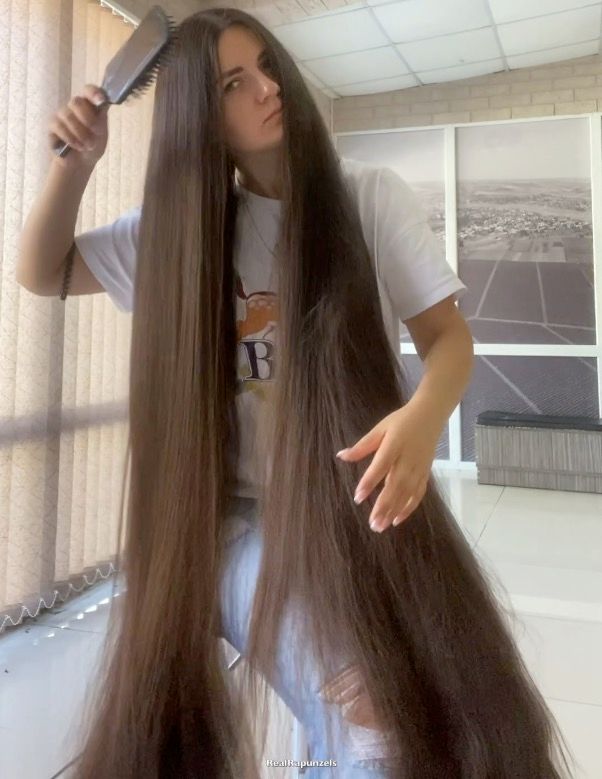 PHONE VIDEO - Insanely thick hair