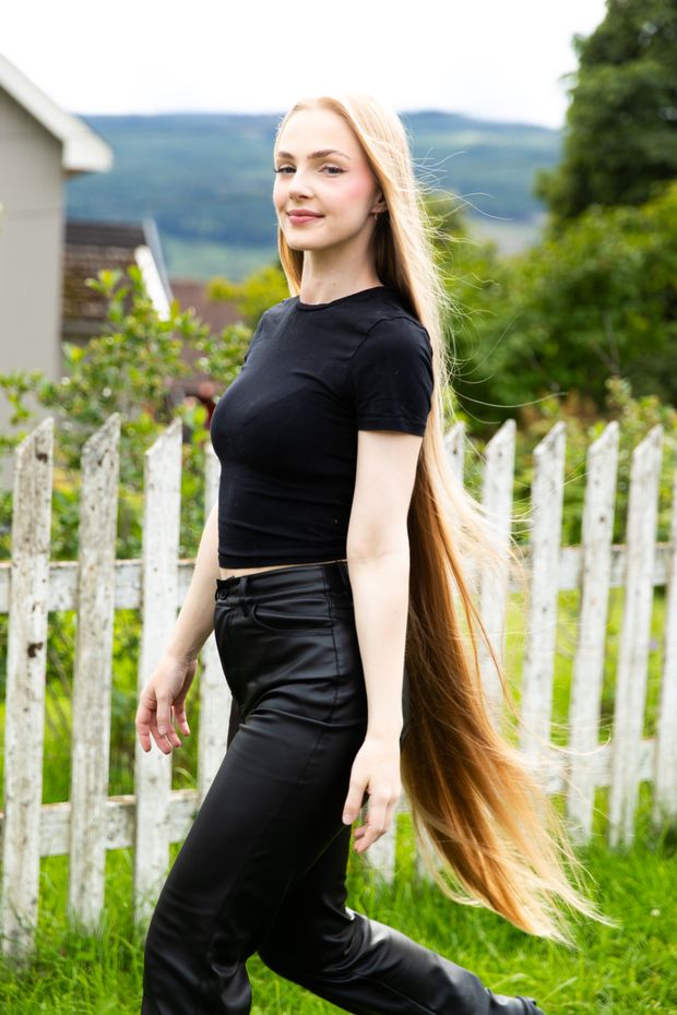 PHOTO SET - The land of dreams photoshoot