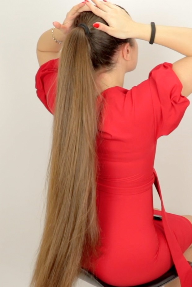 VIDEO - Tight, high ponytail