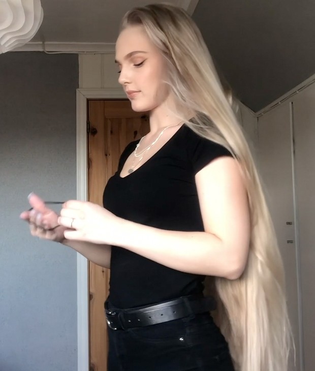 VIDEO - Victoria&#x27;s ponytail