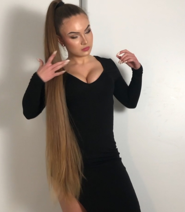 VIDEO - Super elegant ponytail display