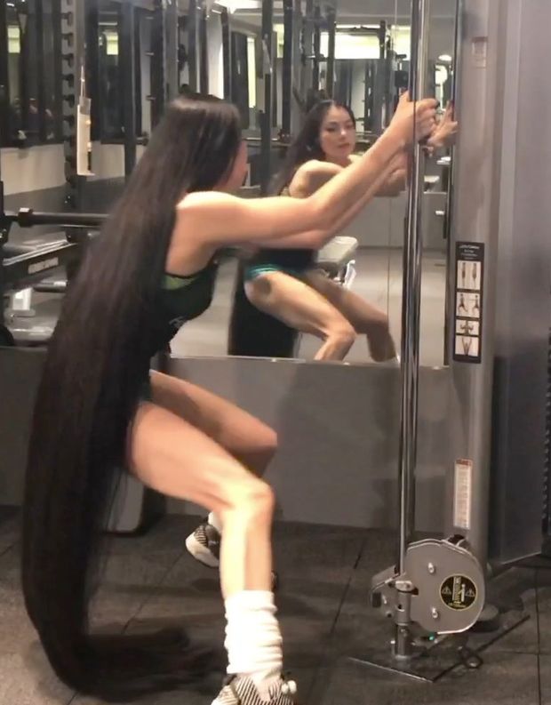 VIDEO - The longest hair at the gym