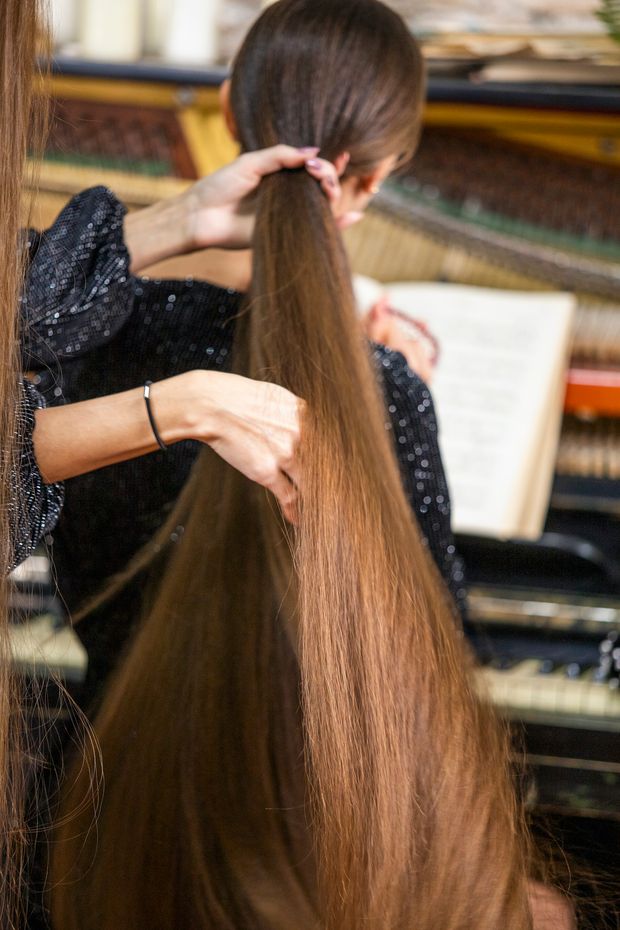 PHOTO SET - Extremely long hair by the piano photoshoot