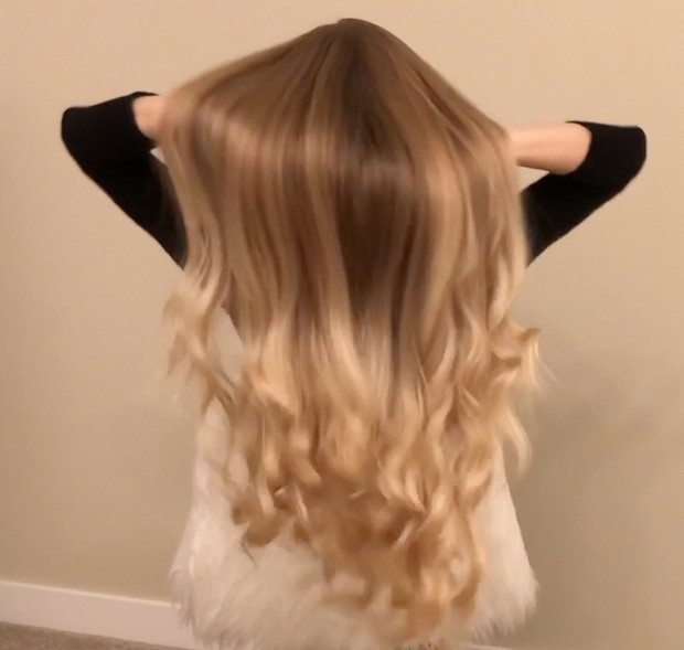 VIDEO - Alena&#x27;s long, healthy curls
