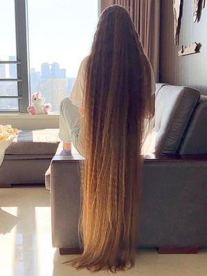 VIDEO - Ultra long blonde hair show (part 2)