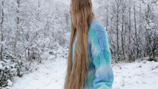 VIDEO - Rapunzel&#x27;s winter walk 2