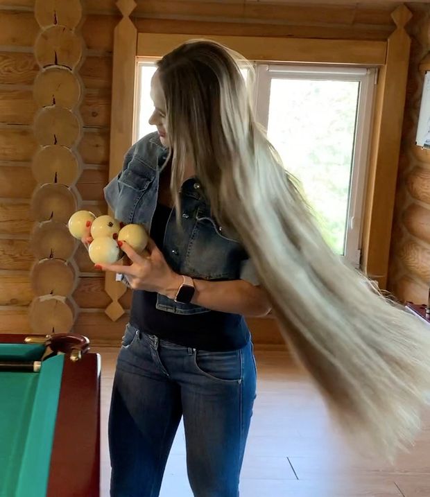 VIDEO - Pool table Rapunzel
