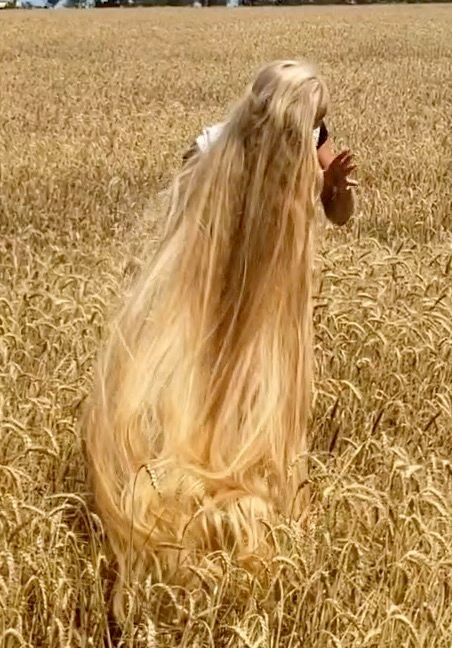 VIDEO - Fields of hair