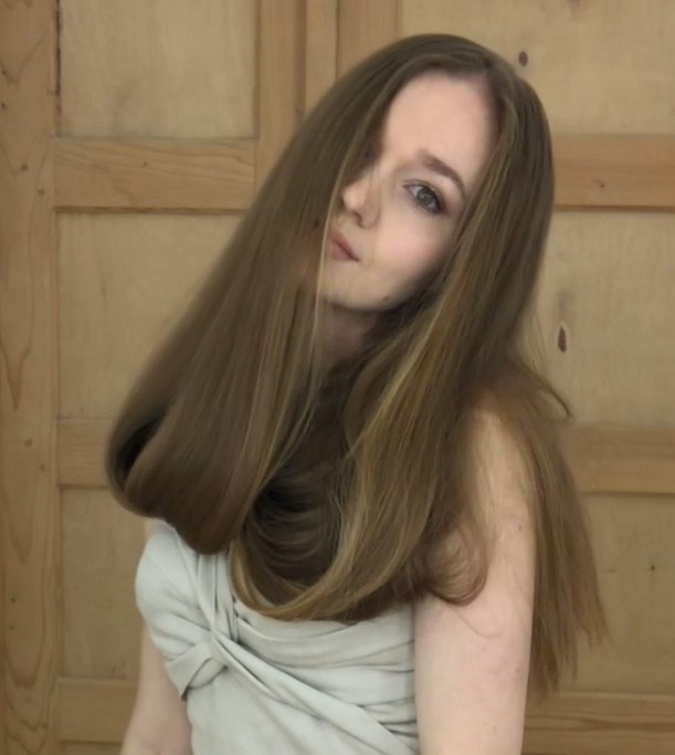 VIDEO - Covered in hair