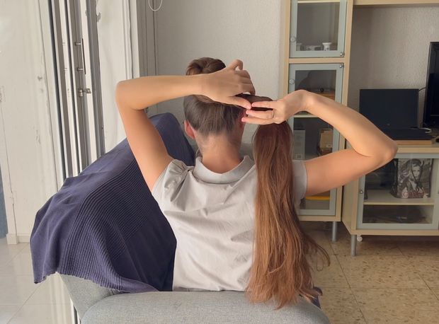 VIDEO - Thick and elegant hair bun display