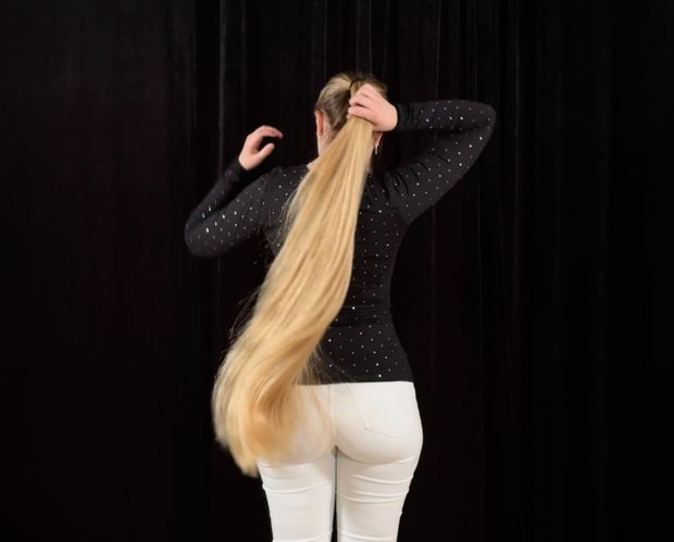VIDEO - Braids and buns display