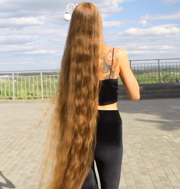 VIDEO - Perfect outdoor hair display