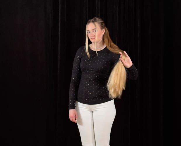 VIDEO - Braids and buns display