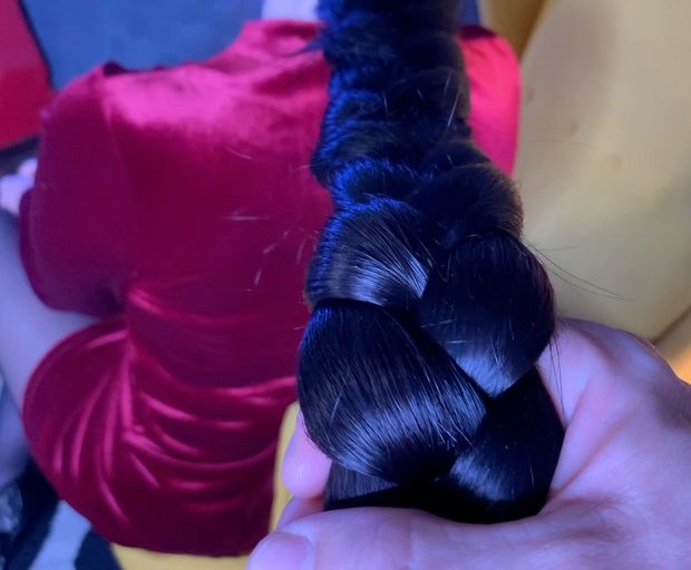 VIDEO - Super thick braid play