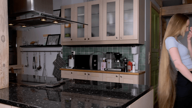 VIDEO - A Rapunzel&#x27;s photoshoot in the kitchen BTS