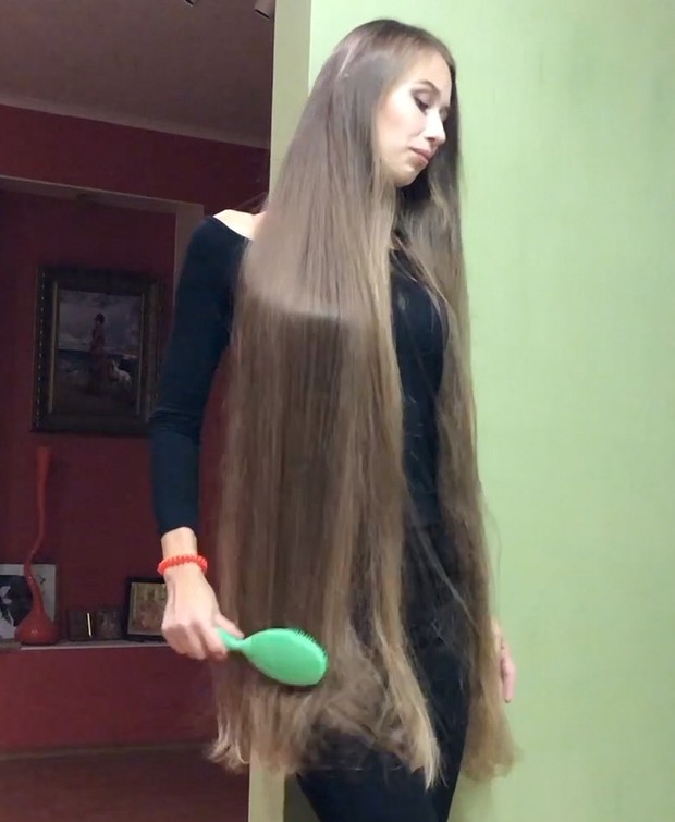 VIDEO - The ultimate ponytails