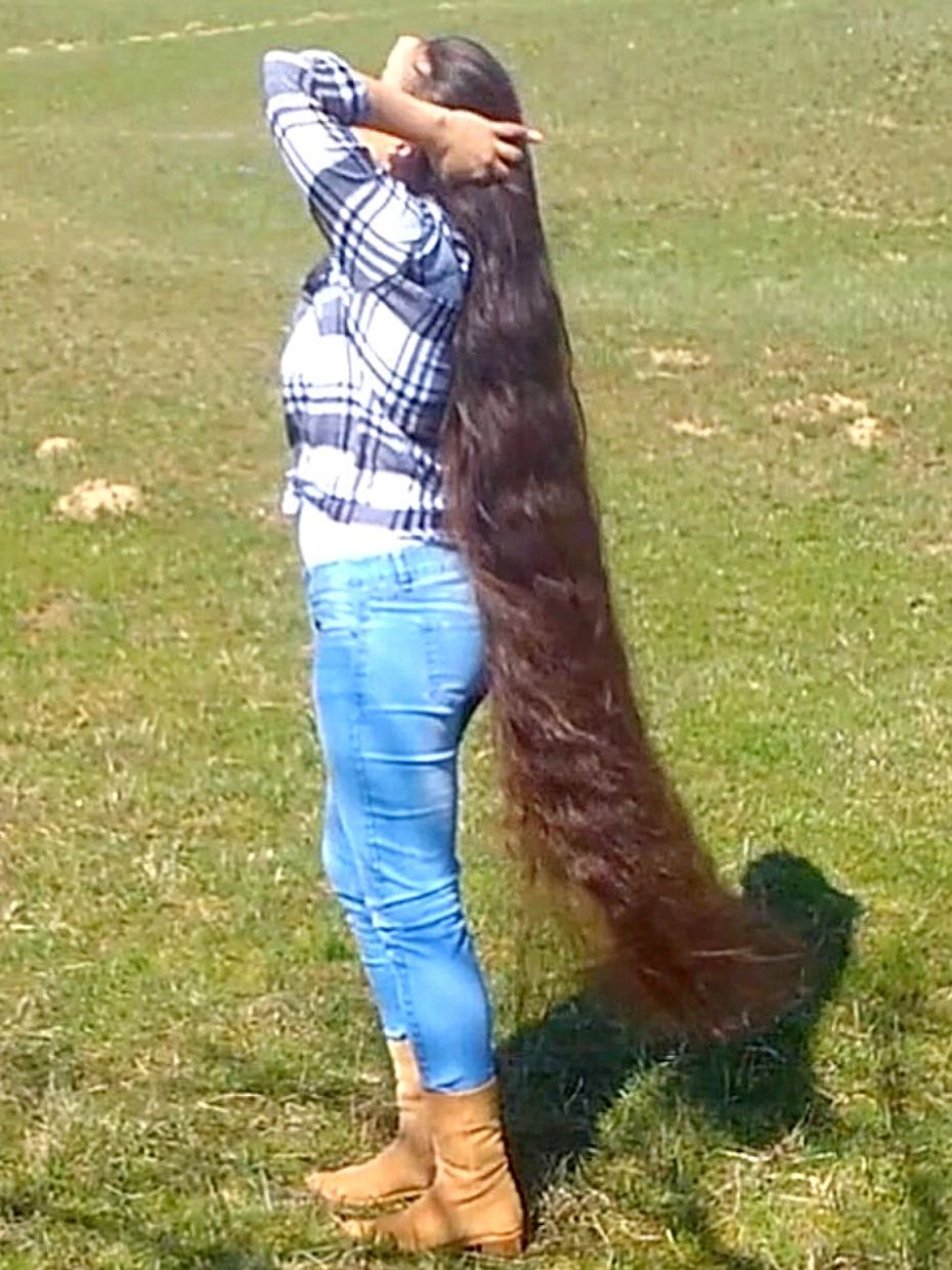 VIDEO - Extremely beautiful blonde hair