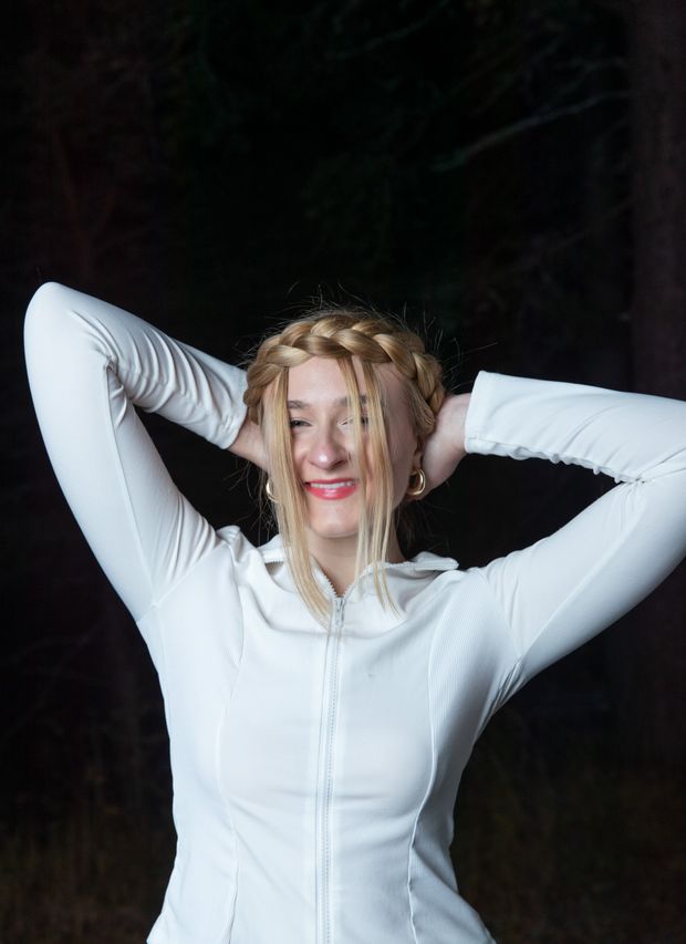 PHOTO SET - The extremely perfect braid (part 2) photoshoot