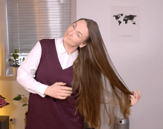 VIDEO - Veronica&#x27;s hair oiling