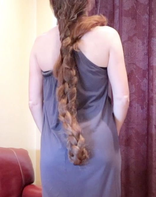 VIDEO - Rapunzel getting ready for the evening