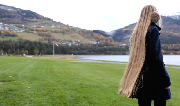 VIDEO - The beautiful park with the view