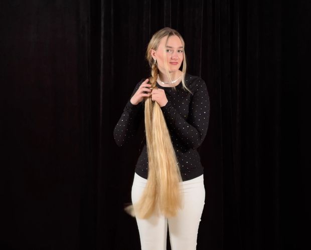VIDEO - Braids and buns display