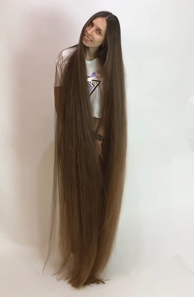 VIDEO - The DEFINITION of perfect long hair