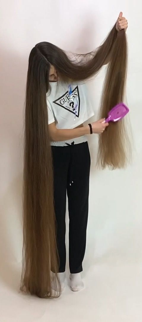 VIDEO - The DEFINITION of perfect long hair