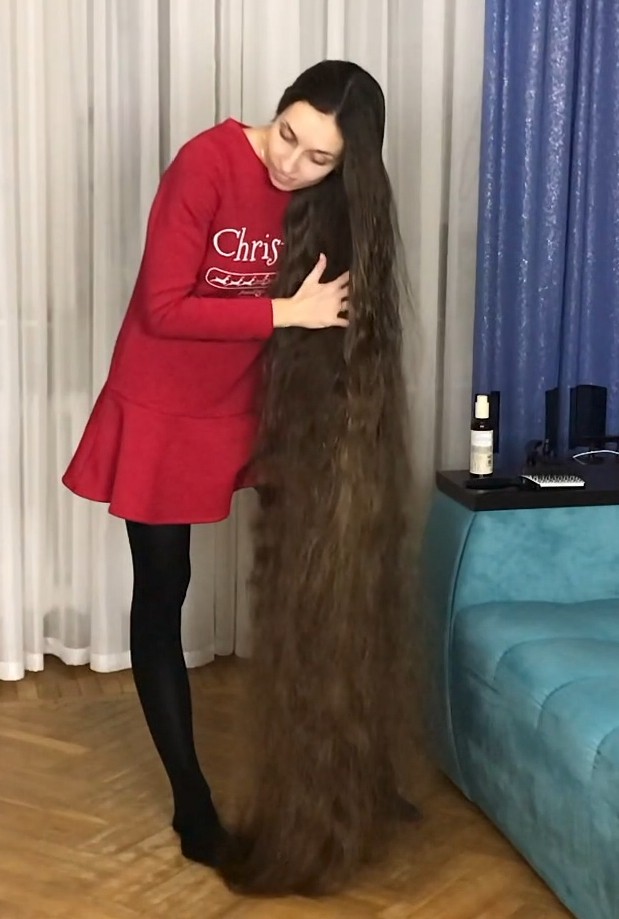 VIDEO - Alena&#x27;s hair oiling