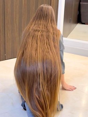 VIDEO - The ultimate hair length floor show