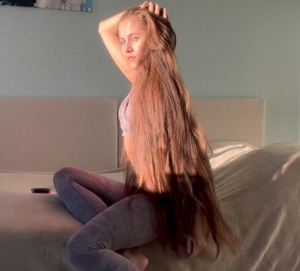 VIDEO - Kristina&#x27;s hair display show